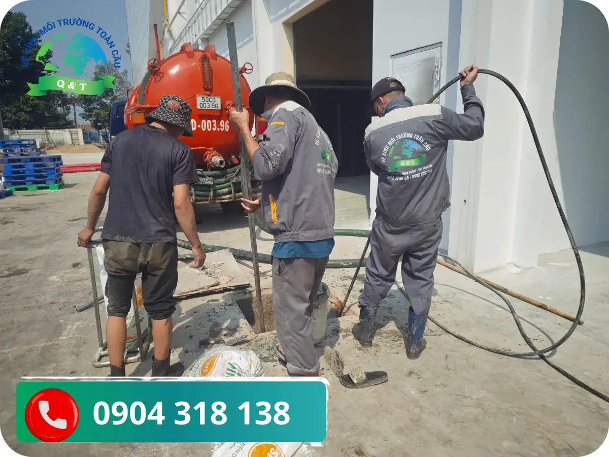 Thợ thông tắc cống nghẹt